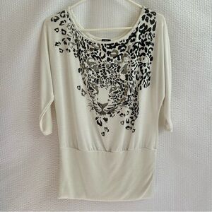 Styles Women’s Leopard Print White Silver Black Long Sleeve Top Size: Medium